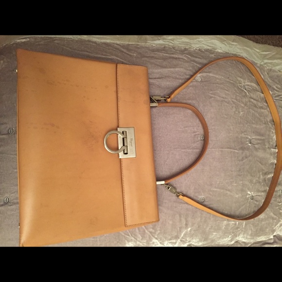 Ferragamo authentic leather bag - Picture 3 of 8